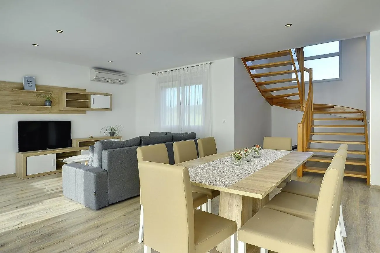 Casa Bellissima Villa Galizana Holiday home